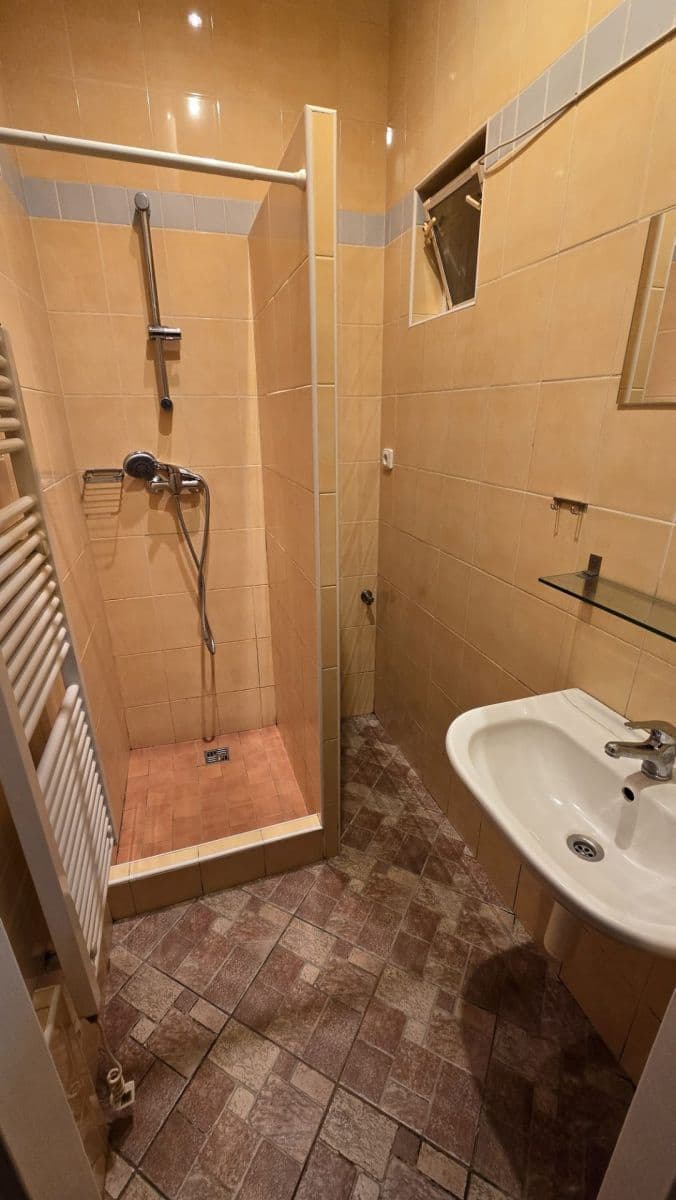 Pronájem bytu 2+kk 42 m², Tolstého, Praha, Praha Pronájem bytu 2+kk 42 m², Tolstého, Praha, Praha