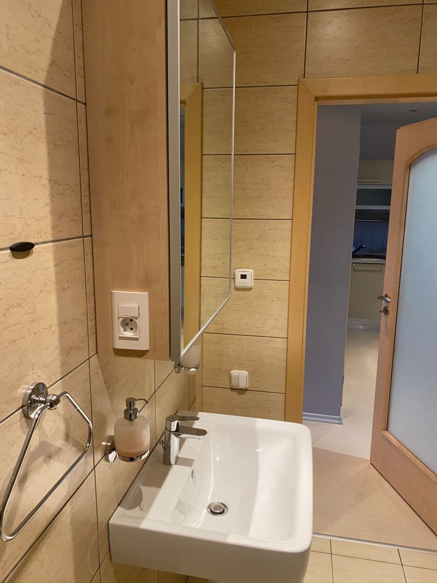 Pronájem bytu 2+1 87 m², Za Poštou, Praha, Praha Pronájem bytu 2+1 87 m², Za Poštou, Praha, Praha