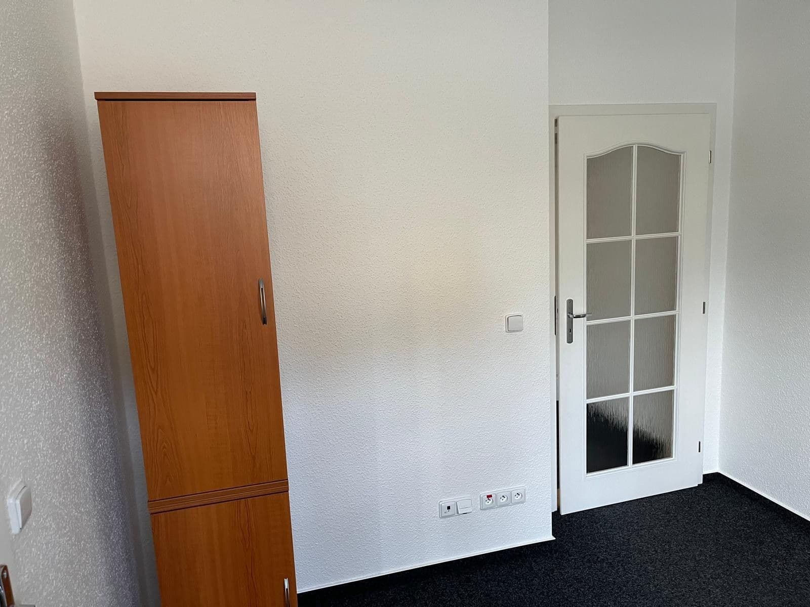 Pronájem kanceláře 75 m², Ústecká, Praha, Praha Pronájem kanceláře 75 m², Ústecká, Praha, Praha
