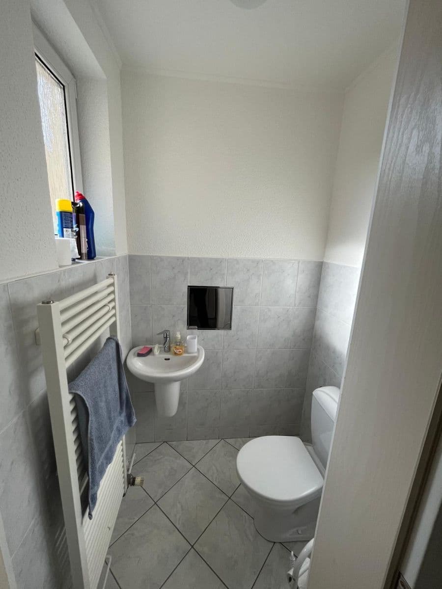 Pronájem kanceláře 75 m², Ústecká, Praha, Praha Pronájem kanceláře 75 m², Ústecká, Praha, Praha