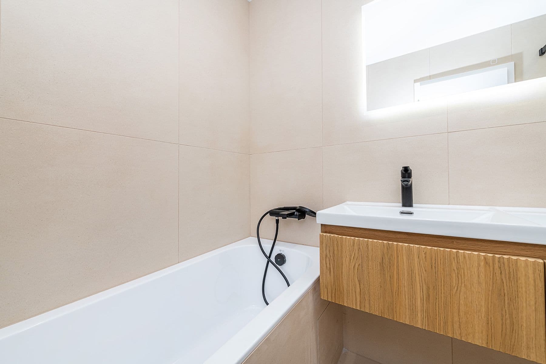 Prodej bytu 3+kk 94 m², Na dolinách, Praha, Praha Prodej bytu 3+kk 94 m², Na dolinách, Praha, Praha