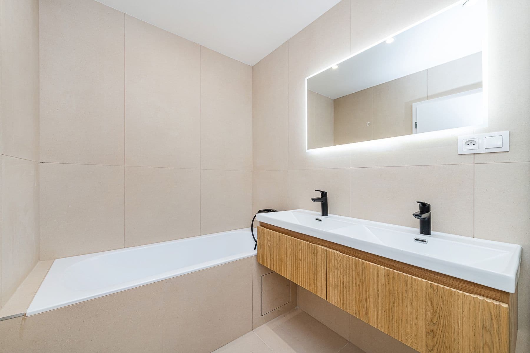 Prodej bytu 3+kk 94 m², Na dolinách, Praha, Praha Prodej bytu 3+kk 94 m², Na dolinách, Praha, Praha