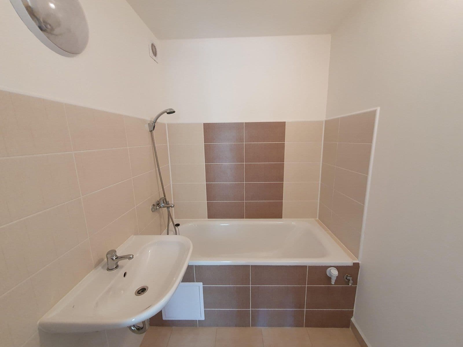 Pronájem bytu 3+1 68 m², Energetiků, Orlová, Moravskoslezský kraj Pronájem bytu 3+1 68 m², Energetiků, Orlová, Moravskoslezský kraj