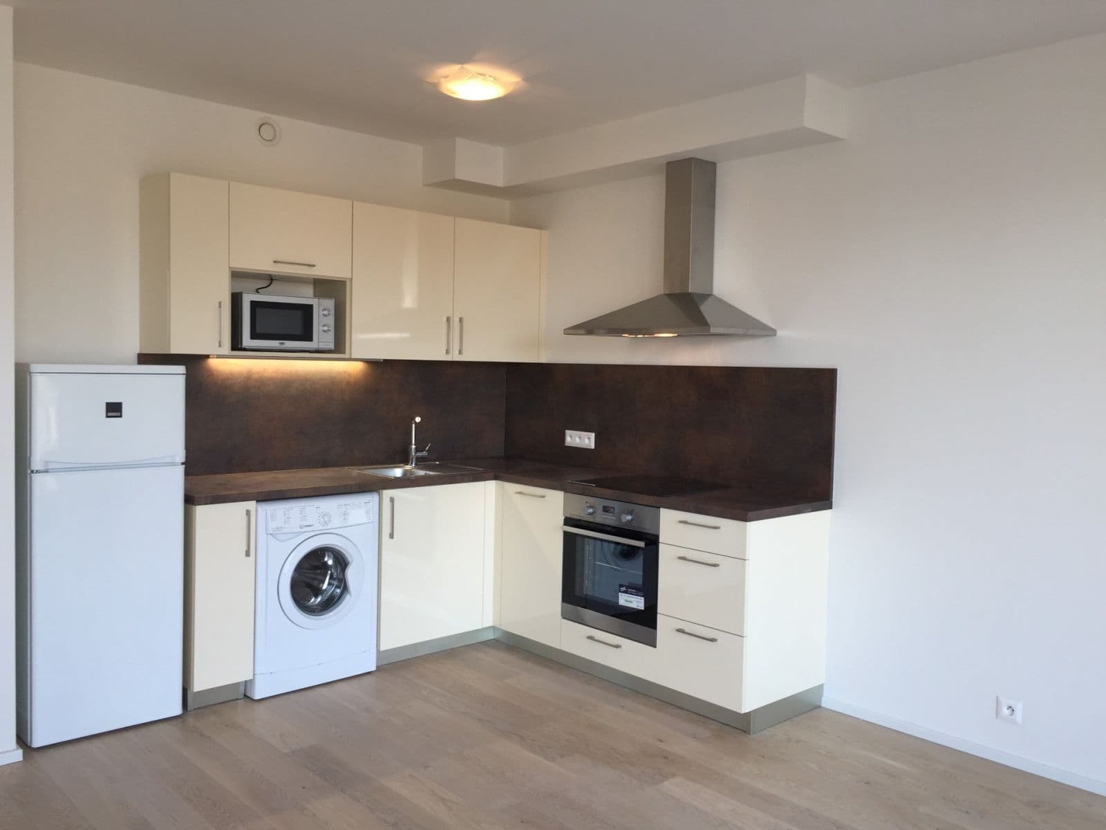 Pronájem bytu 1+kk 35 m², Altajská, Praha, Praha Pronájem bytu 1+kk 35 m², Altajská, Praha, Praha