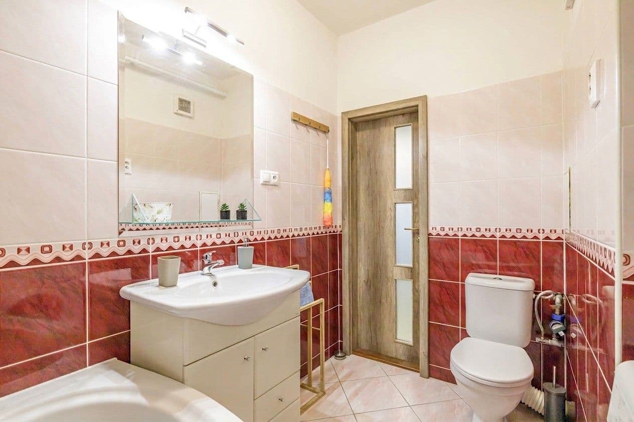 Pronájem bytu 2+1 43 m², Kozia, Bratislava - mestská časť Staré Mesto, Bratislavský kraj Pronájem bytu 2+1 43 m², Kozia, Bratislava - mestská časť Staré Mesto, Bratislavský kraj