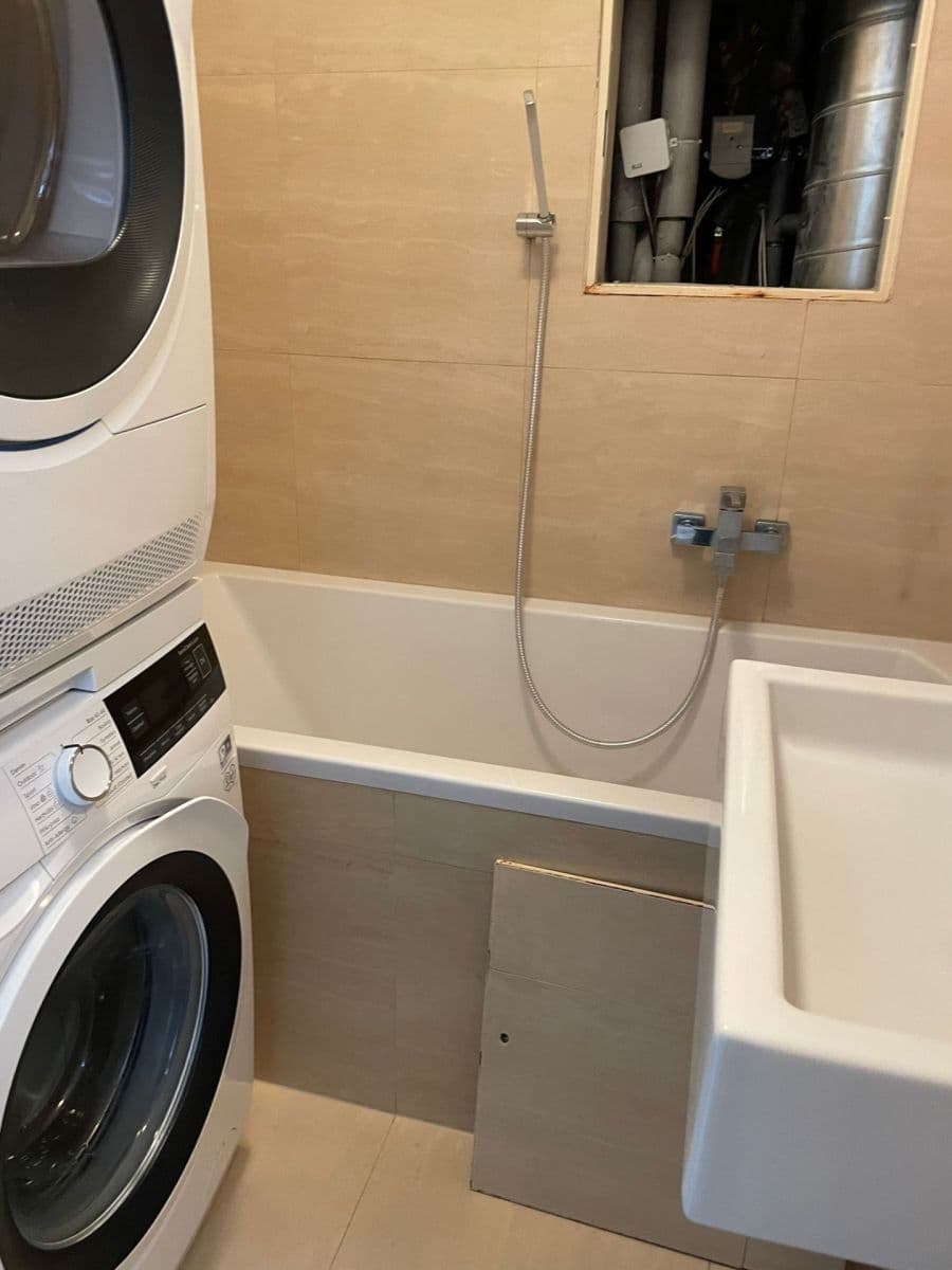 Pronájem bytu 4+kk 88 m², Mezitraťová, Praha, Praha Pronájem bytu 4+kk 88 m², Mezitraťová, Praha, Praha