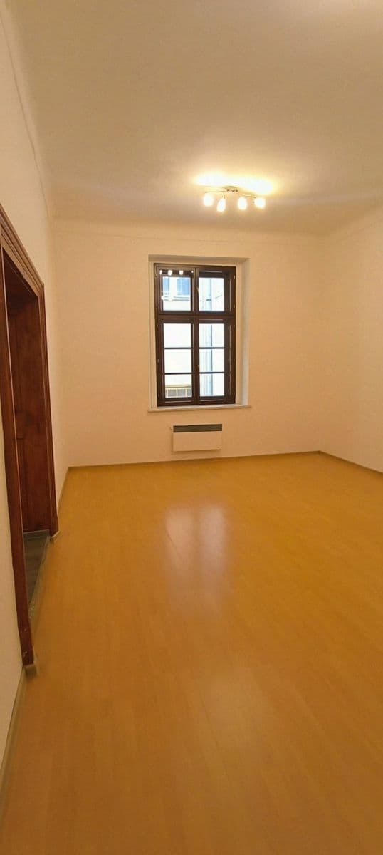 Pronájem bytu 1+1 42 m², Dolní náměstí, Olomouc, Olomoucký kraj Pronájem bytu 1+1 42 m², Dolní náměstí, Olomouc, Olomoucký kraj