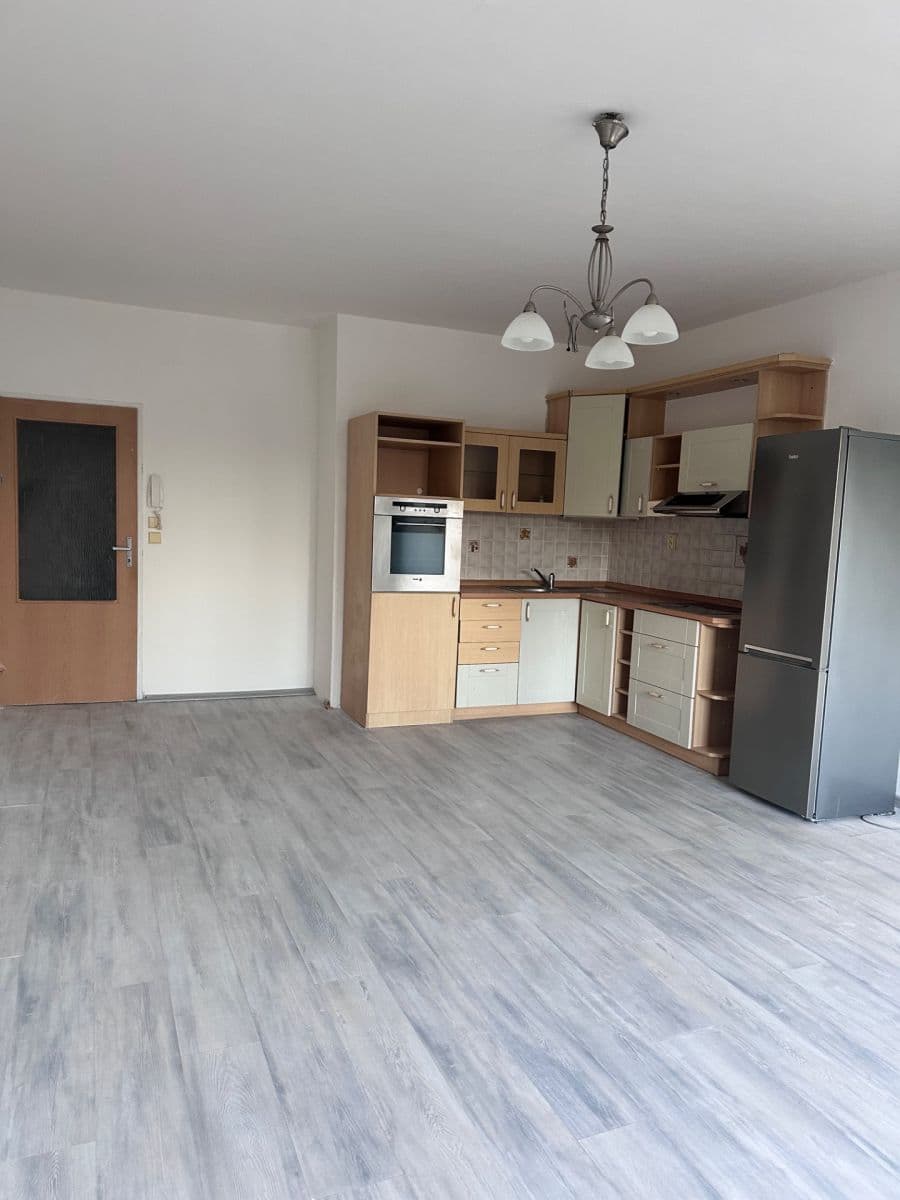 Pronájem bytu 1+kk 37 m², Čsl. armády, Zeleneč, Středočeský kraj Pronájem bytu 1+kk 37 m², Čsl. armády, Zeleneč, Středočeský kraj