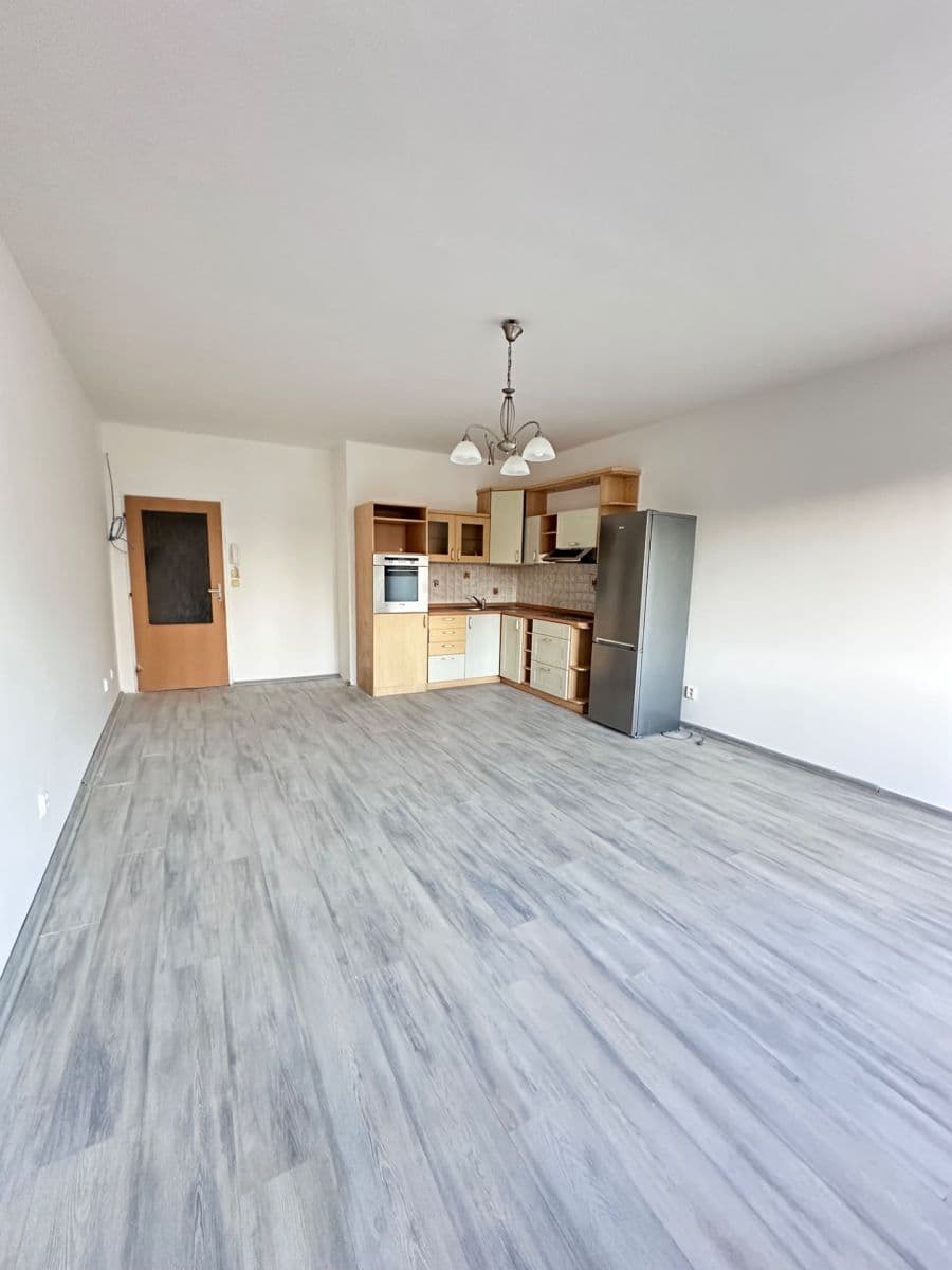 Pronájem bytu 1+kk 37 m², Čsl. armády, Zeleneč, Středočeský kraj Pronájem bytu 1+kk 37 m², Čsl. armády, Zeleneč, Středočeský kraj