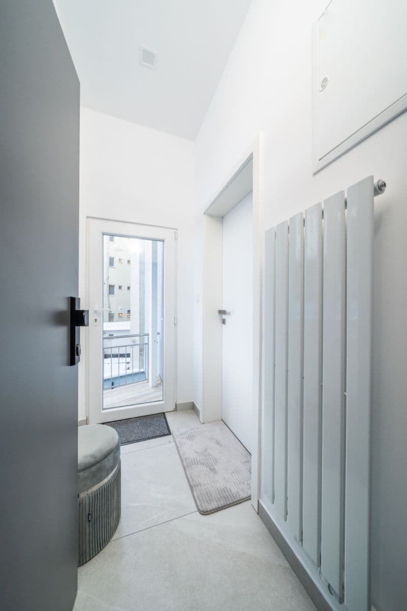 Pronájem bytu 2+kk 58 m², Milady Horákové, Praha, Praha Pronájem bytu 2+kk 58 m², Milady Horákové, Praha, Praha