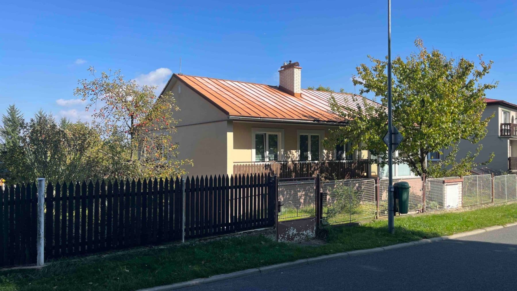 Prodej domu 104 m², pozemek 896 m², Lesní, Lány, Středočeský kraj Prodej domu 104 m², pozemek 896 m², Lesní, Lány, Středočeský kraj
