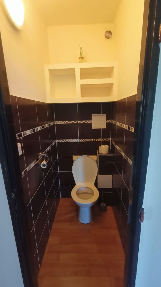 Prodej domu 320 m², pozemek 2.197 m², Polní Voděrady, Středočeský kraj Prodej domu 320 m², pozemek 2.197 m², Polní Voděrady, Středočeský kraj