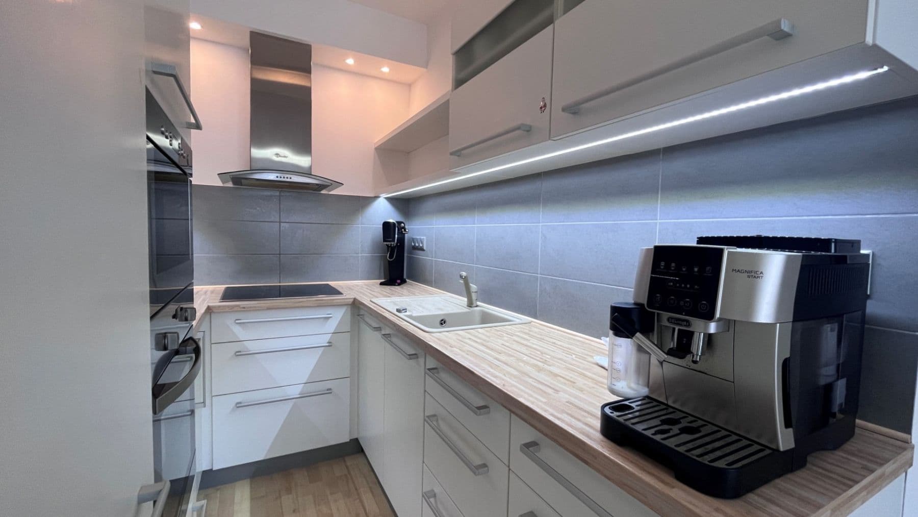 Prodej bytu 2+kk 51 m², U Hostavického potoka, Praha, Praha Prodej bytu 2+kk 51 m², U Hostavického potoka, Praha, Praha