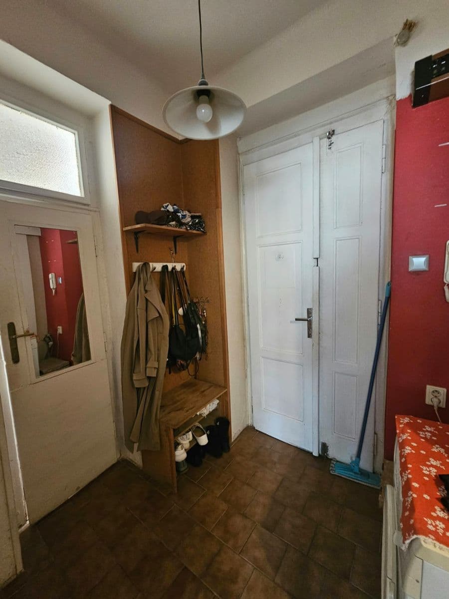 Pronájem bytu 1+1 40 m², Seifertova, Praha, Praha Pronájem bytu 1+1 40 m², Seifertova, Praha, Praha