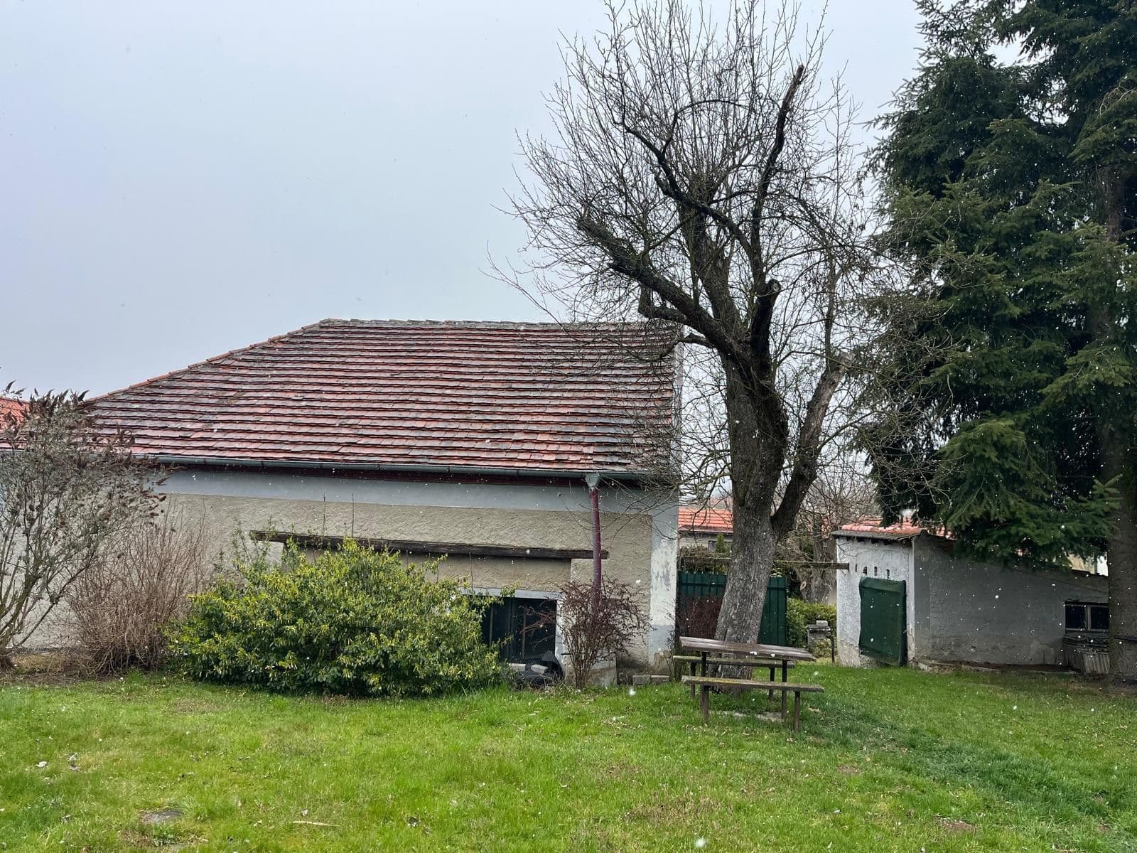 Prodej domu 100 m², pozemek 2.200 m², Březová, Středočeský kraj Prodej domu 100 m², pozemek 2.200 m², Březová, Středočeský kraj