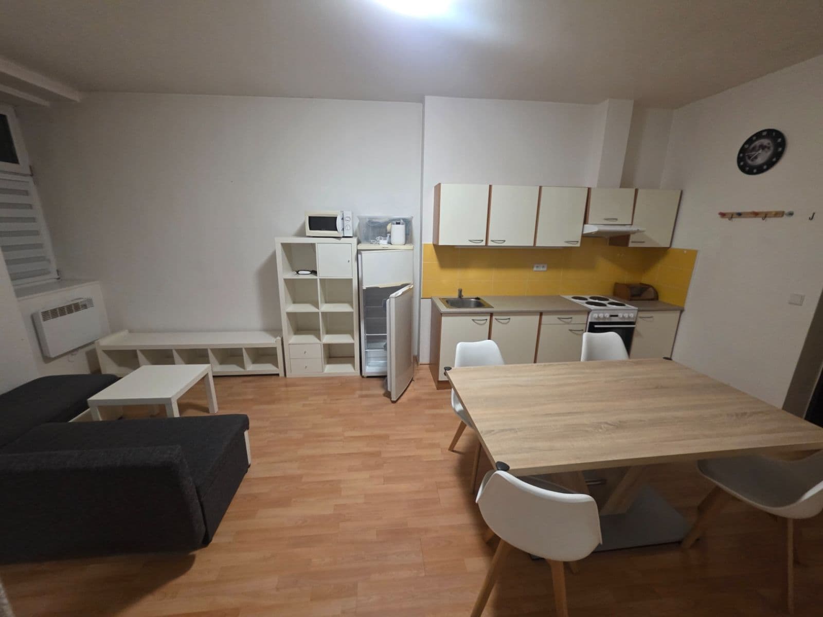Pronájem bytu 3+kk 51 m², Hlavní, Panenské Břežany, Středočeský kraj Pronájem bytu 3+kk 51 m², Hlavní, Panenské Břežany, Středočeský kraj