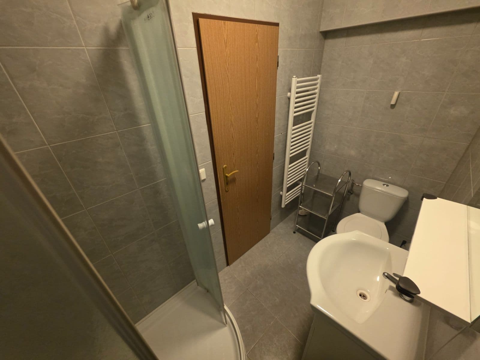 Pronájem bytu 3+kk 51 m², Hlavní, Panenské Břežany, Středočeský kraj Pronájem bytu 3+kk 51 m², Hlavní, Panenské Břežany, Středočeský kraj