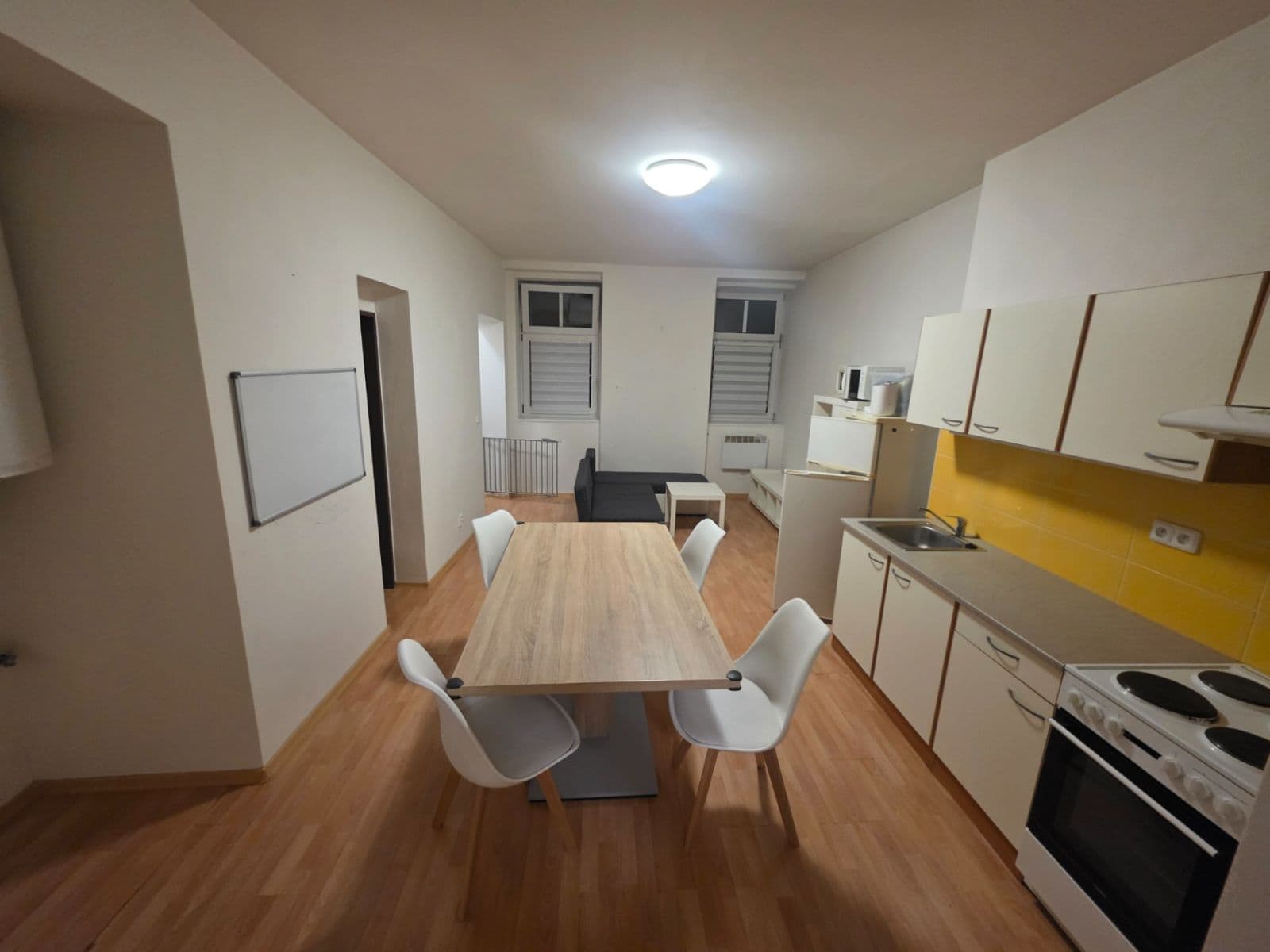 Pronájem bytu 3+kk 51 m², Hlavní, Panenské Břežany, Středočeský kraj Pronájem bytu 3+kk 51 m², Hlavní, Panenské Břežany, Středočeský kraj