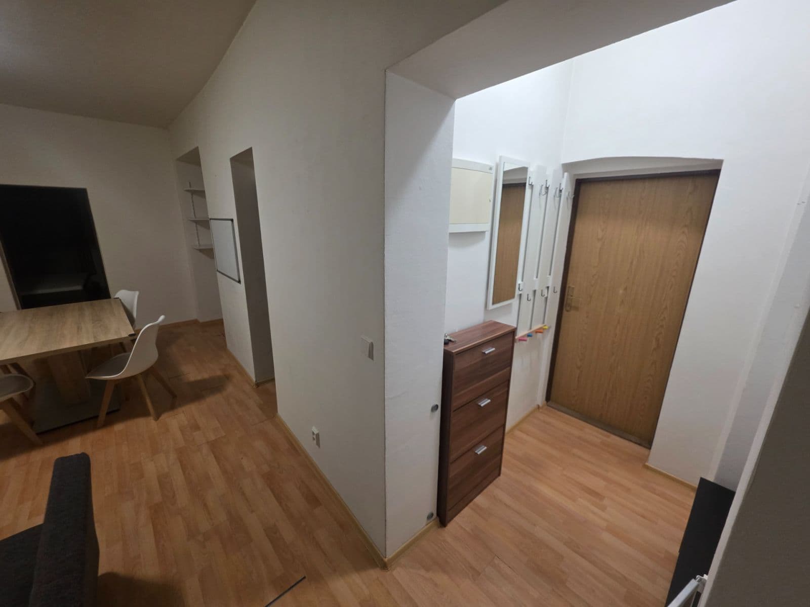 Pronájem bytu 3+kk 51 m², Hlavní, Panenské Břežany, Středočeský kraj Pronájem bytu 3+kk 51 m², Hlavní, Panenské Břežany, Středočeský kraj