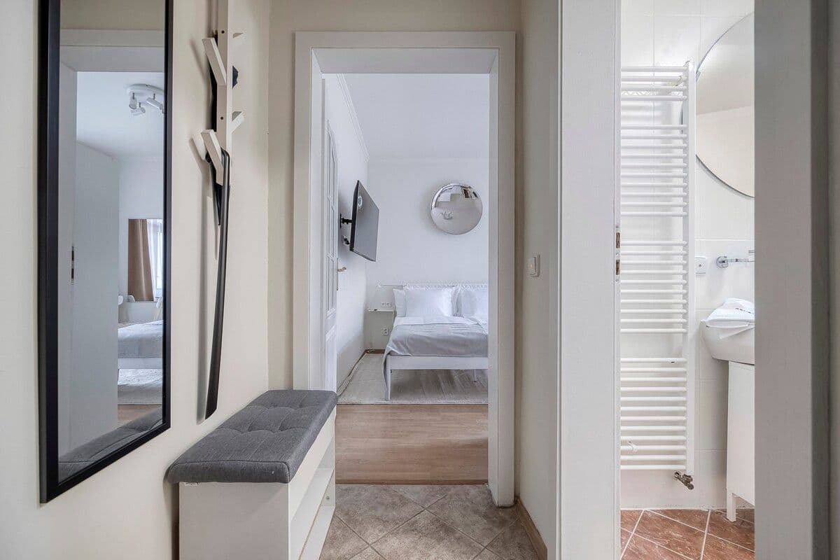 Pronájem bytu 20 m², Bulharská, Karlovy Vary, Karlovarský kraj Pronájem bytu 20 m², Bulharská, Karlovy Vary, Karlovarský kraj