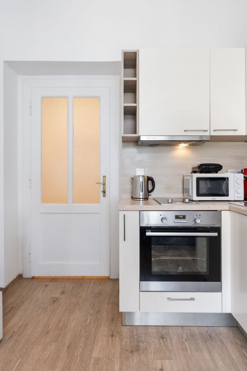 Pronájem bytu 53 m², Košická, Praha, Praha Pronájem bytu 53 m², Košická, Praha, Praha