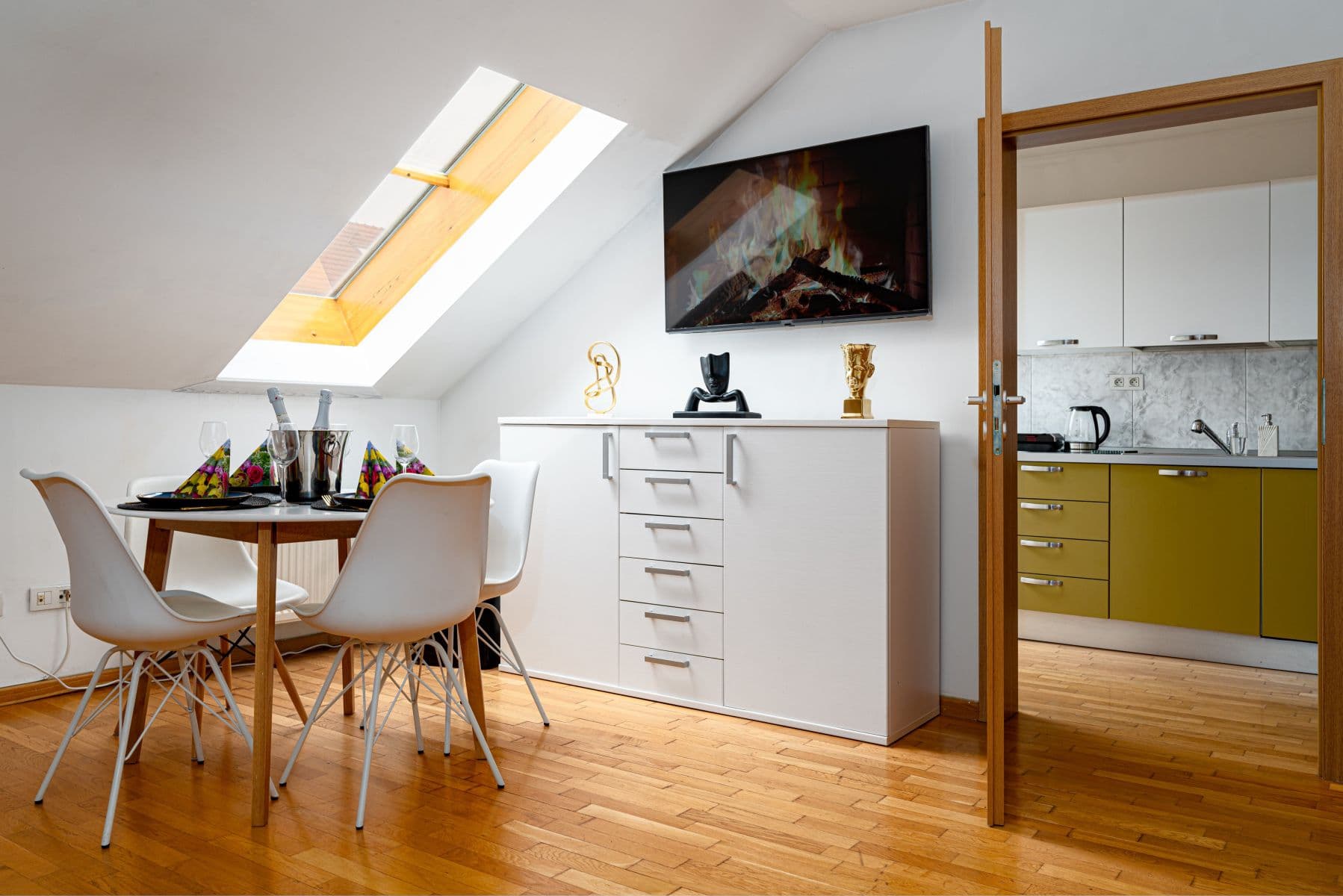 Pronájem bytu 124 m², Zborovská, Praha, Praha Pronájem bytu 124 m², Zborovská, Praha, Praha