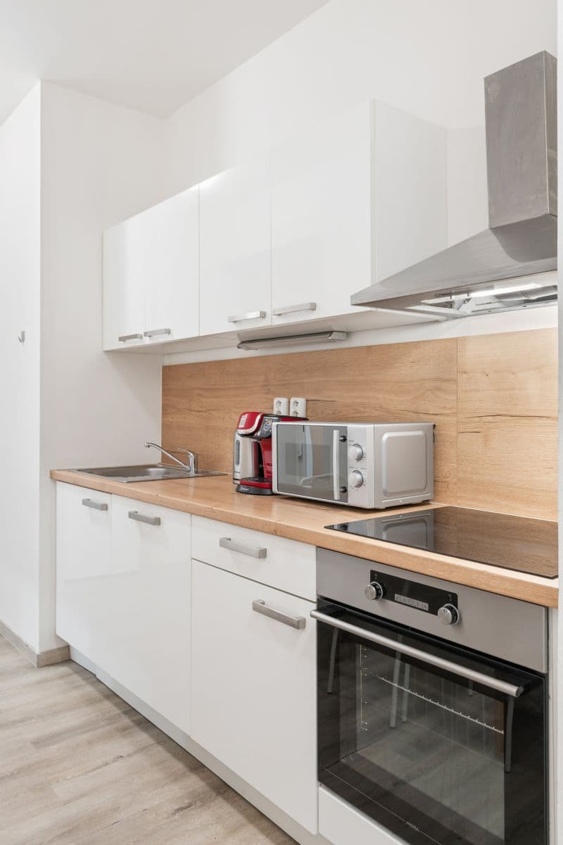 Pronájem bytu 60 m², Košická, Praha, Praha Pronájem bytu 60 m², Košická, Praha, Praha