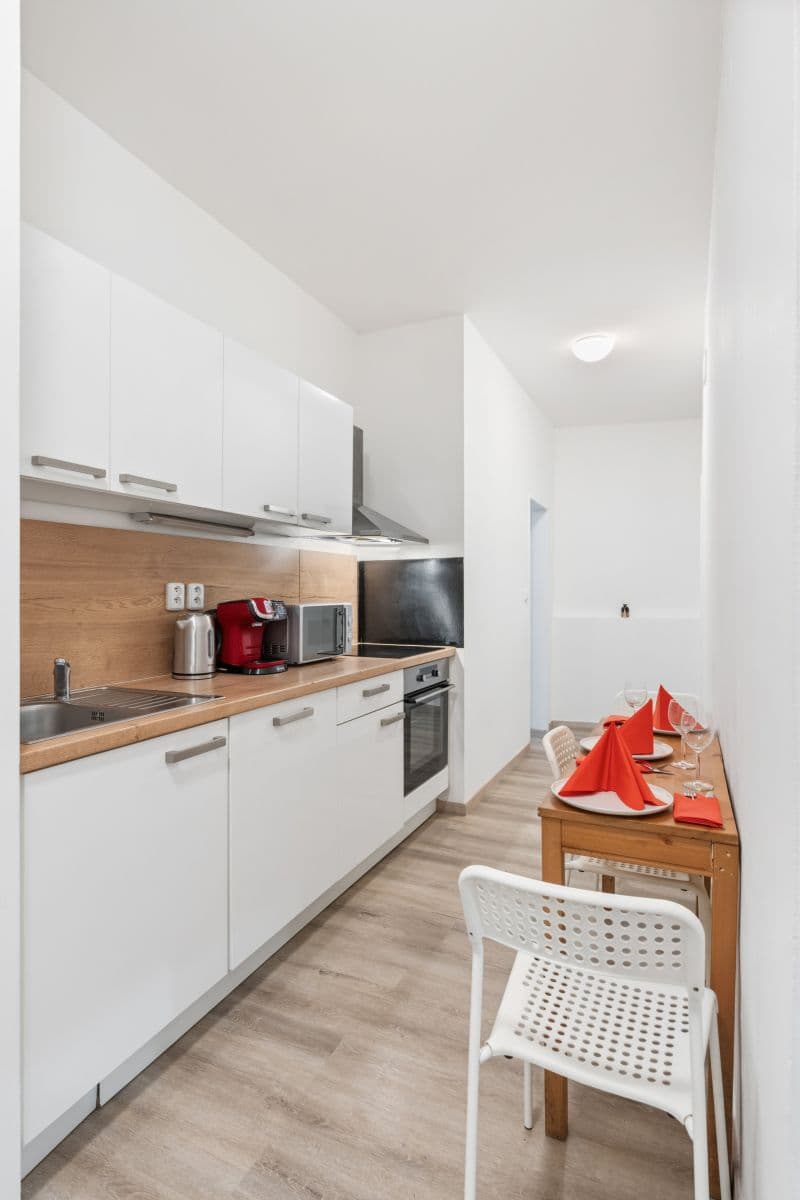 Pronájem bytu 60 m², Košická, Praha, Praha Pronájem bytu 60 m², Košická, Praha, Praha