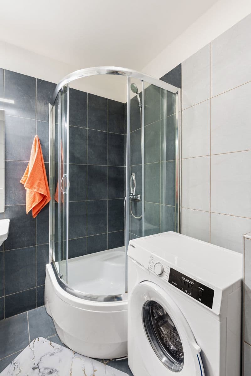 Pronájem bytu 60 m², Košická, Praha, Praha Pronájem bytu 60 m², Košická, Praha, Praha