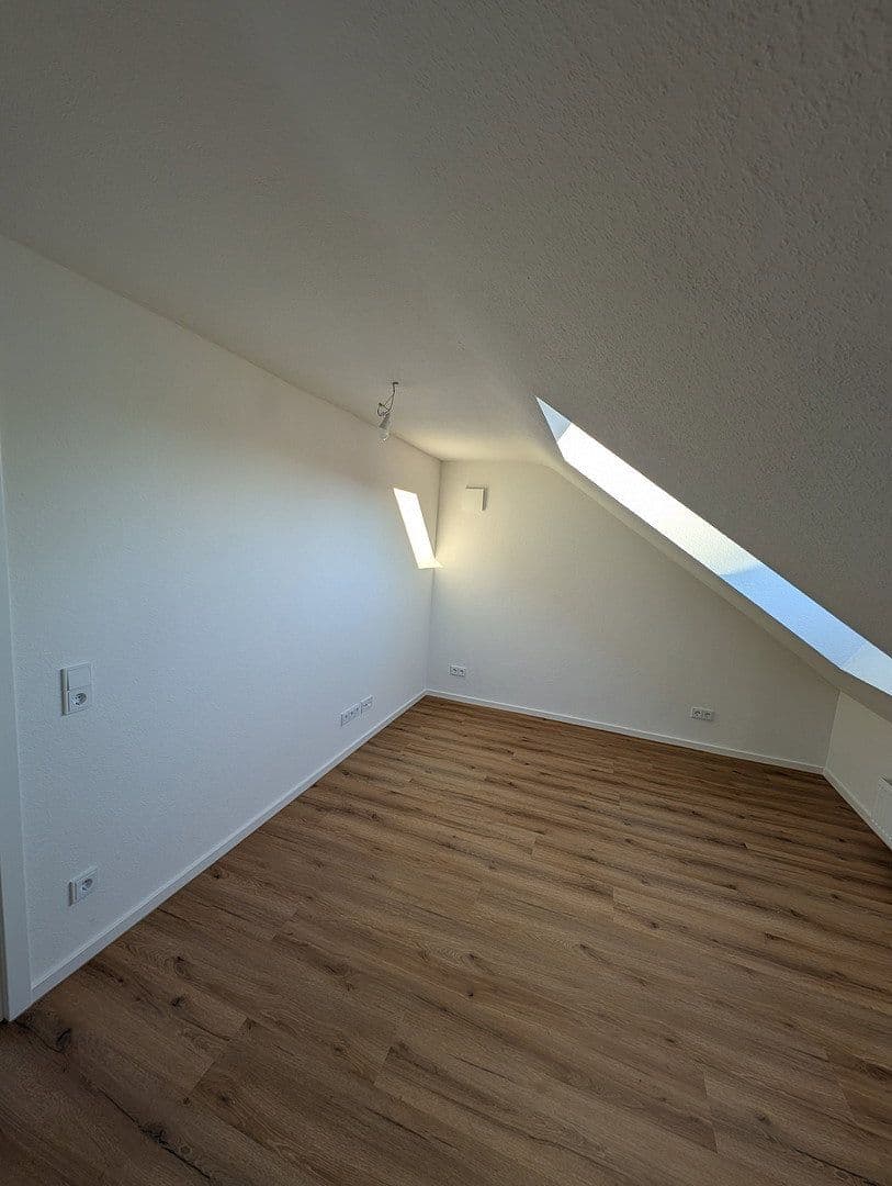 Pronájem bytu 4+1 69 m², Karpfenweg 16, Karlsruhe, Bádensko-Württembersko Pronájem bytu 4+1 69 m², Karpfenweg 16, Karlsruhe, Bádensko-Württembersko