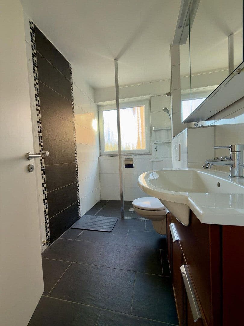 Pronájem bytu 3+1 64 m², Kernen im Remstal, Bádensko-Württembersko Pronájem bytu 3+1 64 m², Kernen im Remstal, Bádensko-Württembersko