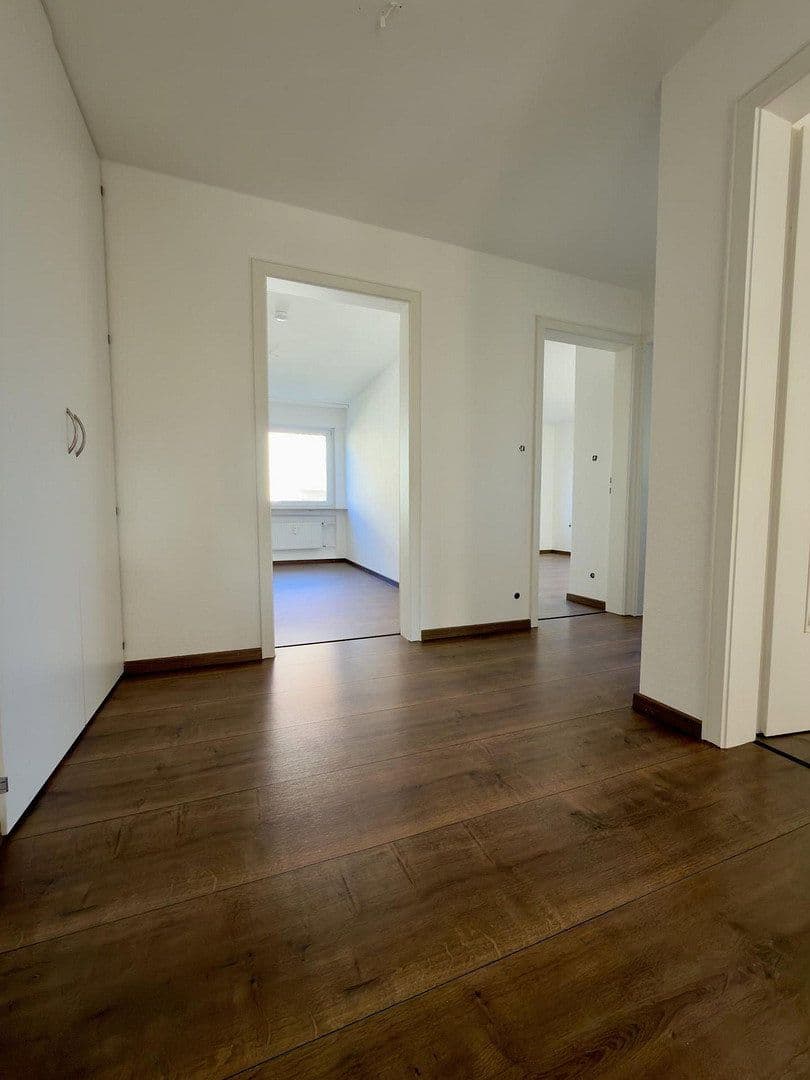Pronájem bytu 3+1 64 m², Kernen im Remstal, Bádensko-Württembersko Pronájem bytu 3+1 64 m², Kernen im Remstal, Bádensko-Württembersko