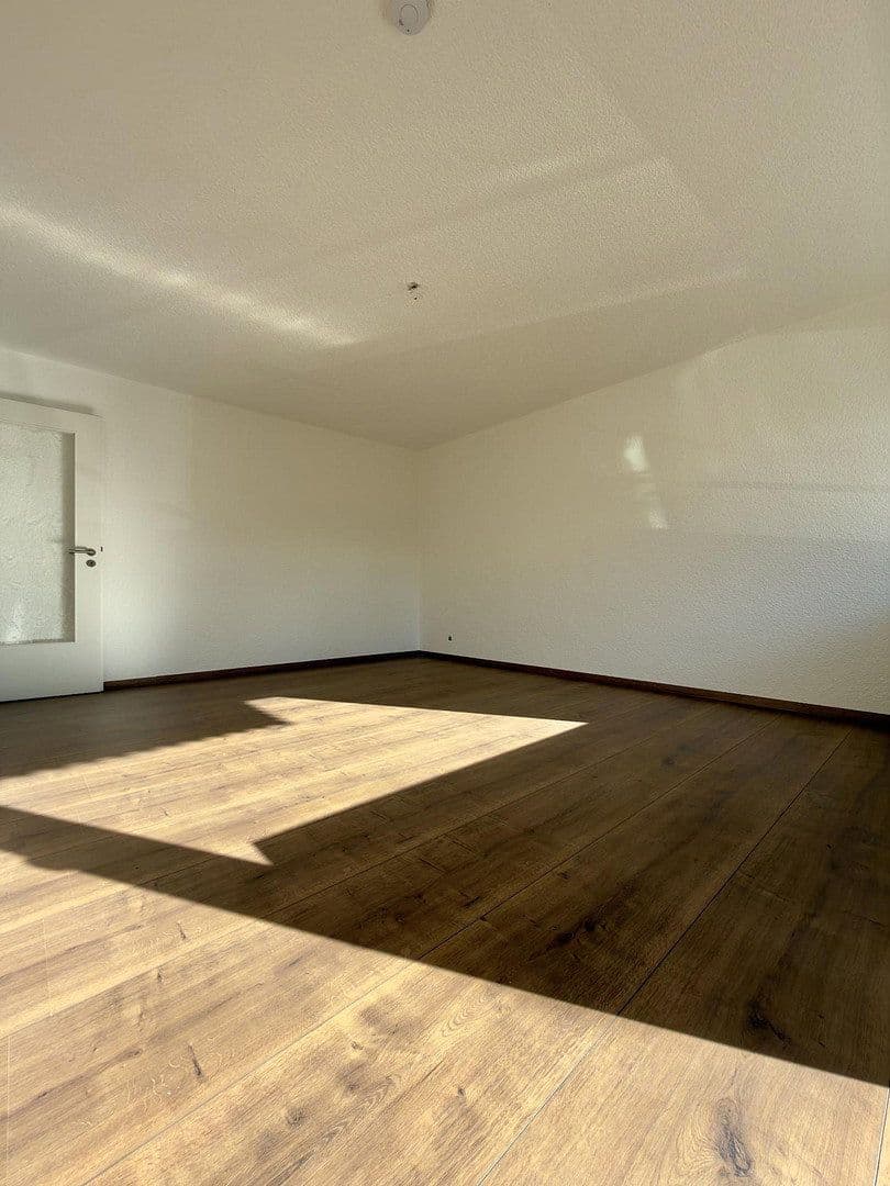 Pronájem bytu 3+1 64 m², Kernen im Remstal, Bádensko-Württembersko Pronájem bytu 3+1 64 m², Kernen im Remstal, Bádensko-Württembersko