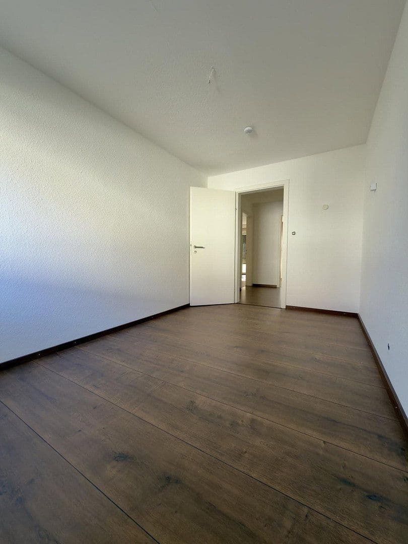 Pronájem bytu 3+1 64 m², Kernen im Remstal, Bádensko-Württembersko Pronájem bytu 3+1 64 m², Kernen im Remstal, Bádensko-Württembersko