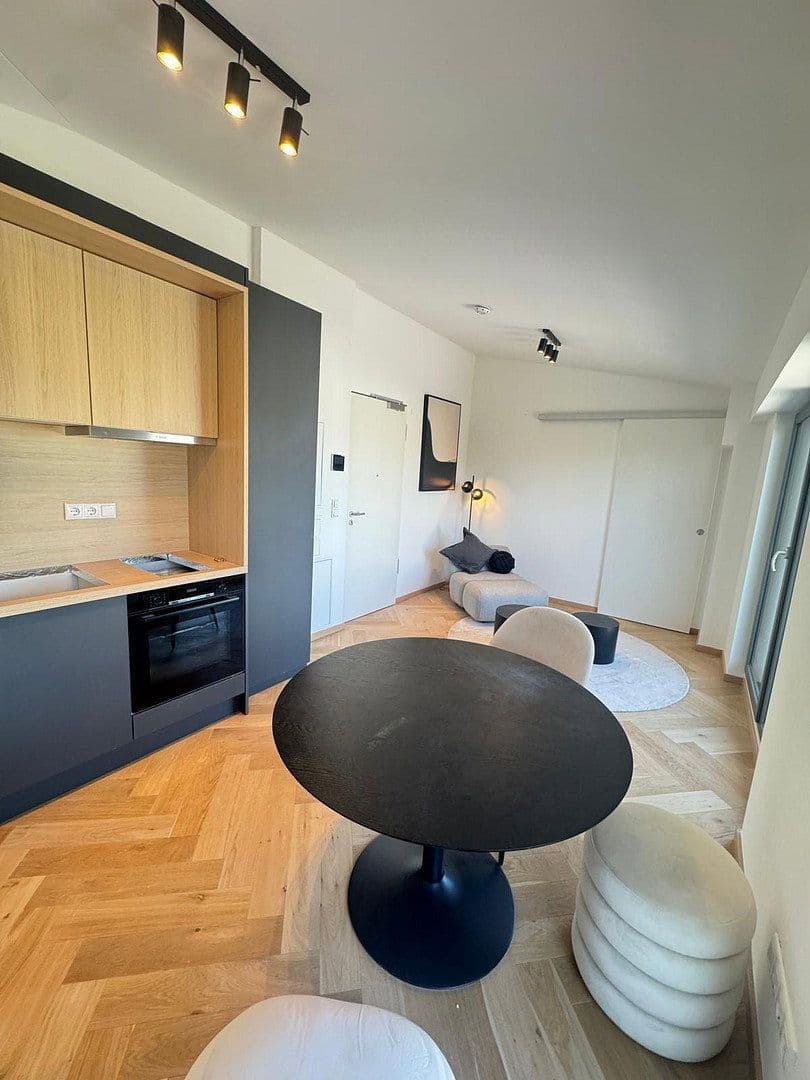 Pronájem bytu 2+1 44 m², Herbigstrasse 33, München, Bavorsko Pronájem bytu 2+1 44 m², Herbigstrasse 33, München, Bavorsko