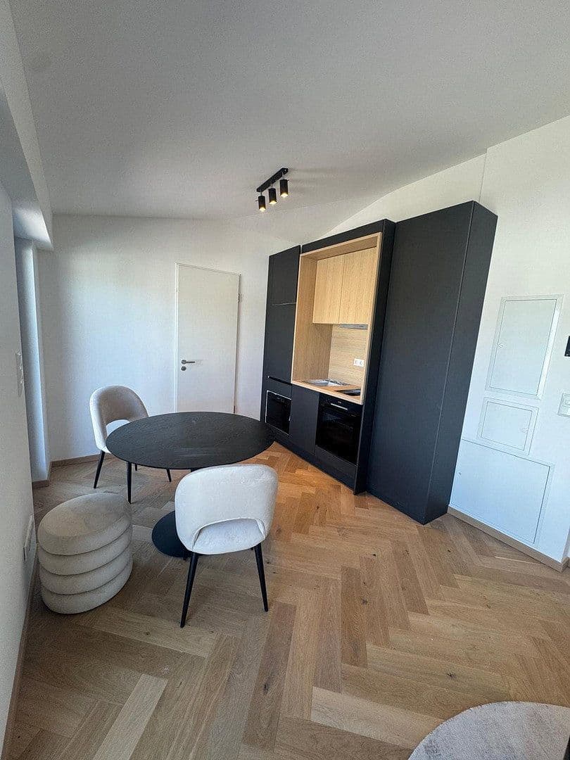 Pronájem bytu 2+1 44 m², Herbigstrasse 33, München, Bavorsko Pronájem bytu 2+1 44 m², Herbigstrasse 33, München, Bavorsko