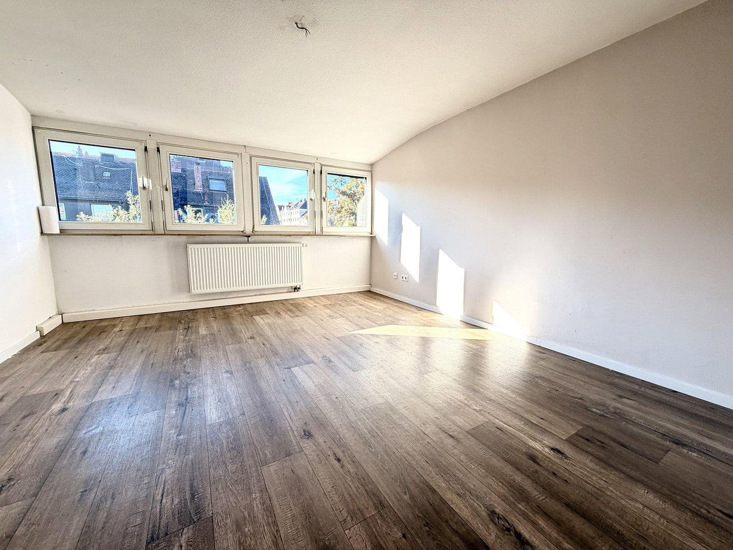 Prodej bytu 4+1 85 m², Herzog-Berhnhard-Straße 134, Nürnberg, Bavorsko Prodej bytu 4+1 85 m², Herzog-Berhnhard-Straße 134, Nürnberg, Bavorsko