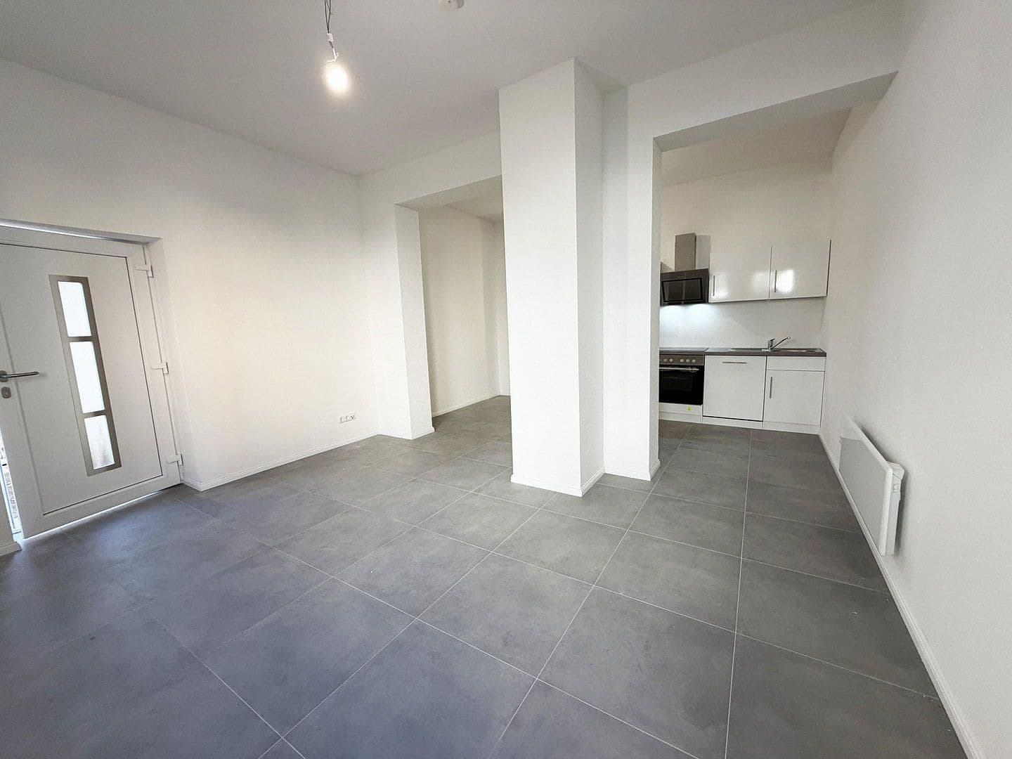 Pronájem bytu 1+1 32 m², Stuttgart, Bádensko-Württembersko Pronájem bytu 1+1 32 m², Stuttgart, Bádensko-Württembersko
