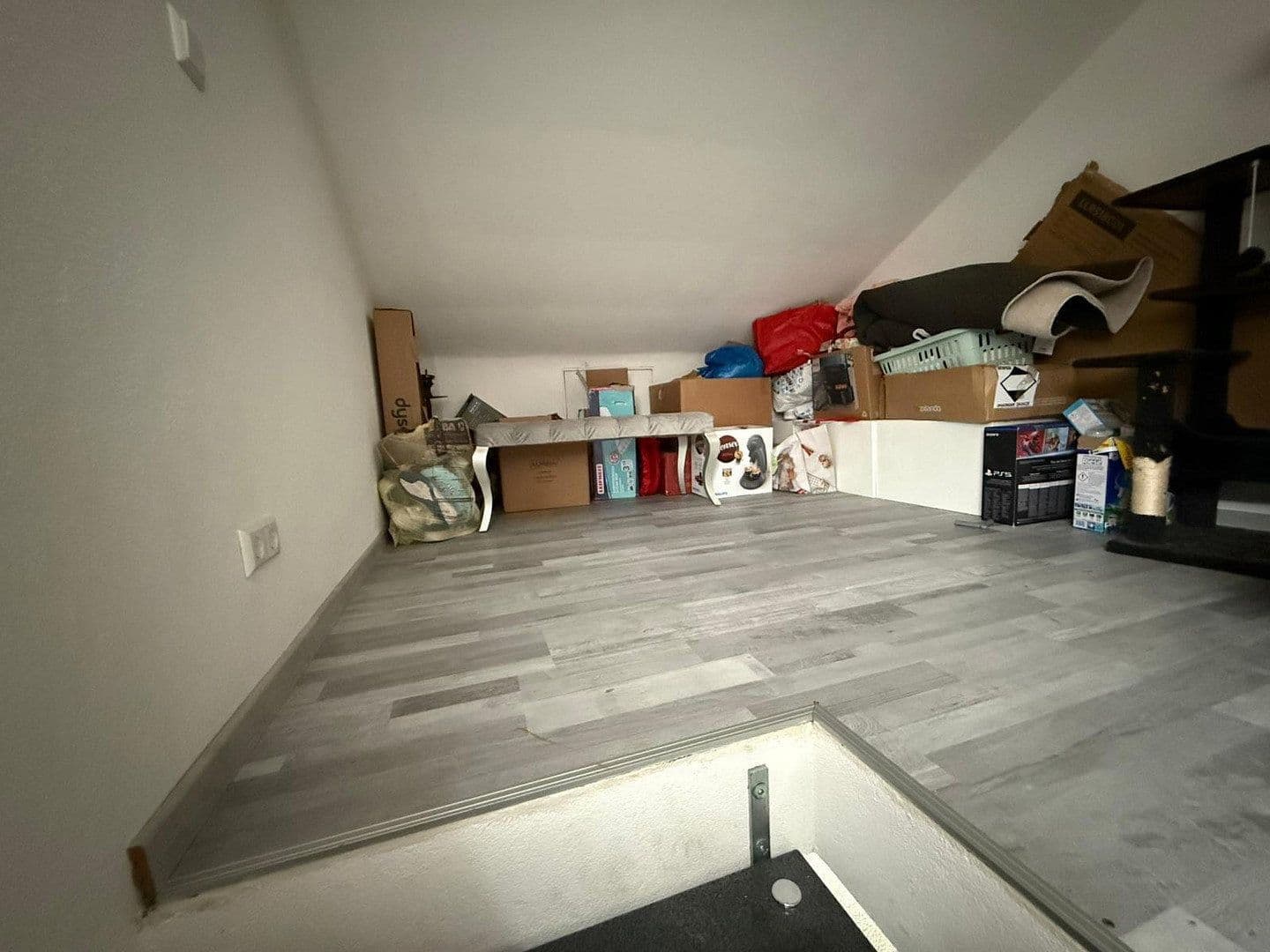 Pronájem bytu 4+1 80 m², Obereisesheimerstr 27, Heilbronn, Bádensko-Württembersko Pronájem bytu 4+1 80 m², Obereisesheimerstr 27, Heilbronn, Bádensko-Württembersko