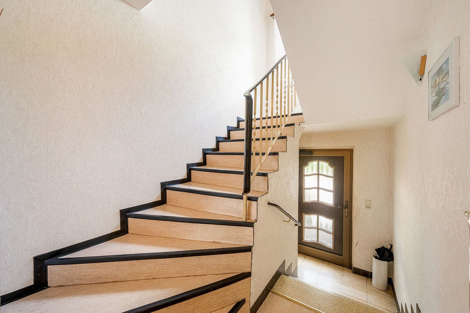 Prodej domu 213 m², pozemek 399 m², Königsteiner Straße 9, Eppstein, Hessen Prodej domu 213 m², pozemek 399 m², Königsteiner Straße 9, Eppstein, Hessen