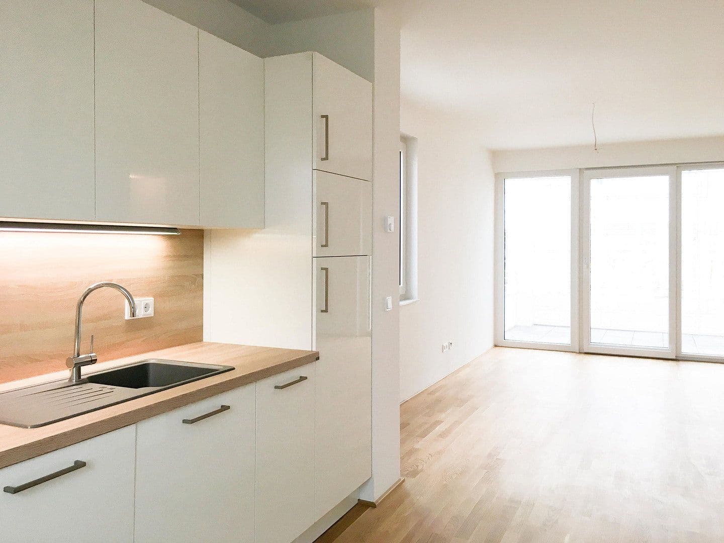 Pronájem bytu 2+1 69 m², Leberecht-Migge-Anlage 11, Frankfurt, Hessen Pronájem bytu 2+1 69 m², Leberecht-Migge-Anlage 11, Frankfurt, Hessen