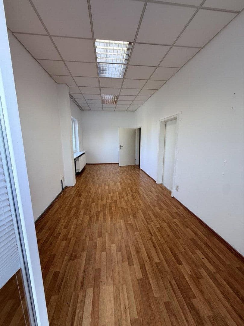 Pronájem kanceláře 22 m², Dieselstrasse 1, Rottenburg a. d. Laaber, Bavorsko Pronájem kanceláře 22 m², Dieselstrasse 1, Rottenburg a. d. Laaber, Bavorsko