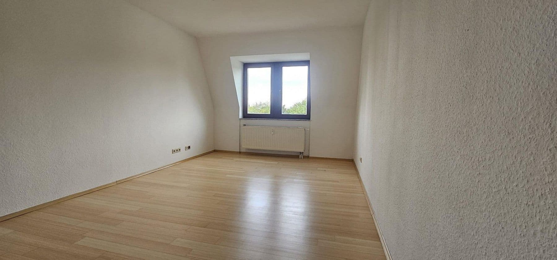 Pronájem bytu 3+1 64 m², Waldschlößchenstr. 20, Dresden, Sasko Pronájem bytu 3+1 64 m², Waldschlößchenstr. 20, Dresden, Sasko