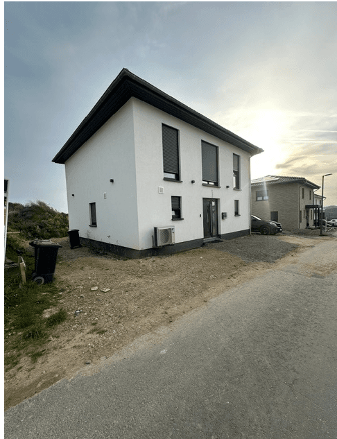 Prodej domu 150 m², pozemek 350 m², Rotmilanplatz 4, Radevormwald, Severní Porýní-Vestfálsko Prodej domu 150 m², pozemek 350 m², Rotmilanplatz 4, Radevormwald, Severní Porýní-Vestfálsko