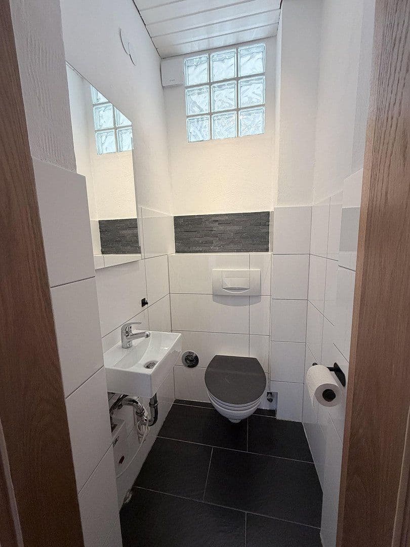 Pronájem bytu 4+1 102 m², Alfred-Delp-Straße 16, Hanau, Hessen Pronájem bytu 4+1 102 m², Alfred-Delp-Straße 16, Hanau, Hessen
