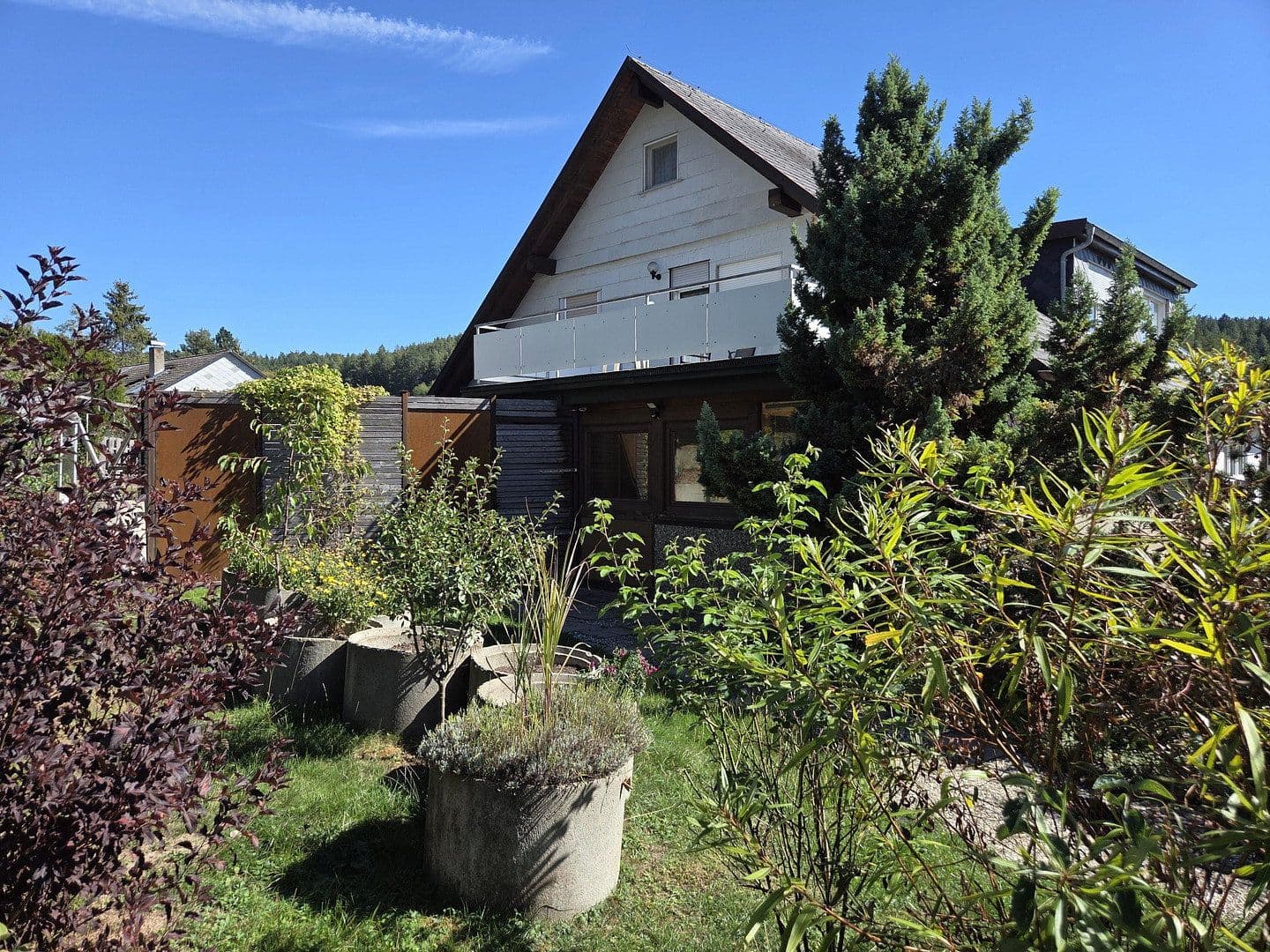 Prodej domu 260 m², pozemek 2.052 m², Niedereschach, Bádensko-Württembersko Prodej domu 260 m², pozemek 2.052 m², Niedereschach, Bádensko-Württembersko