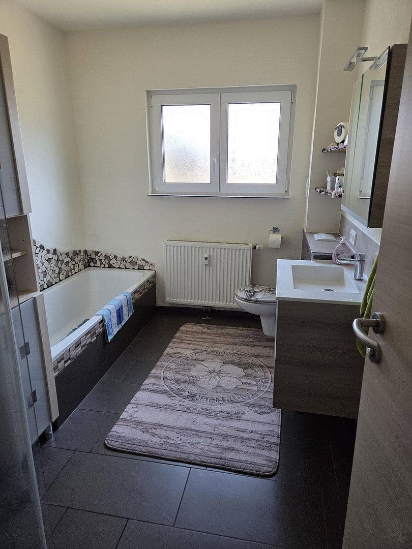 Prodej domu 260 m², pozemek 2.052 m², Niedereschach, Bádensko-Württembersko Prodej domu 260 m², pozemek 2.052 m², Niedereschach, Bádensko-Württembersko