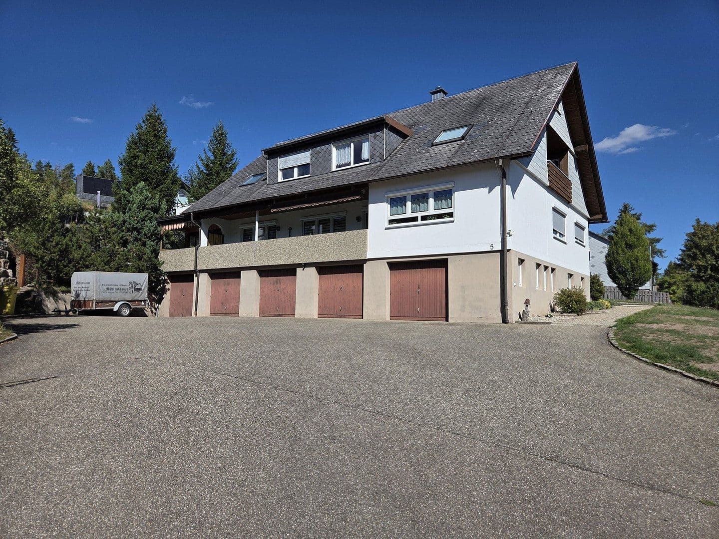 Prodej domu 260 m², pozemek 2.052 m², Niedereschach, Bádensko-Württembersko Prodej domu 260 m², pozemek 2.052 m², Niedereschach, Bádensko-Württembersko