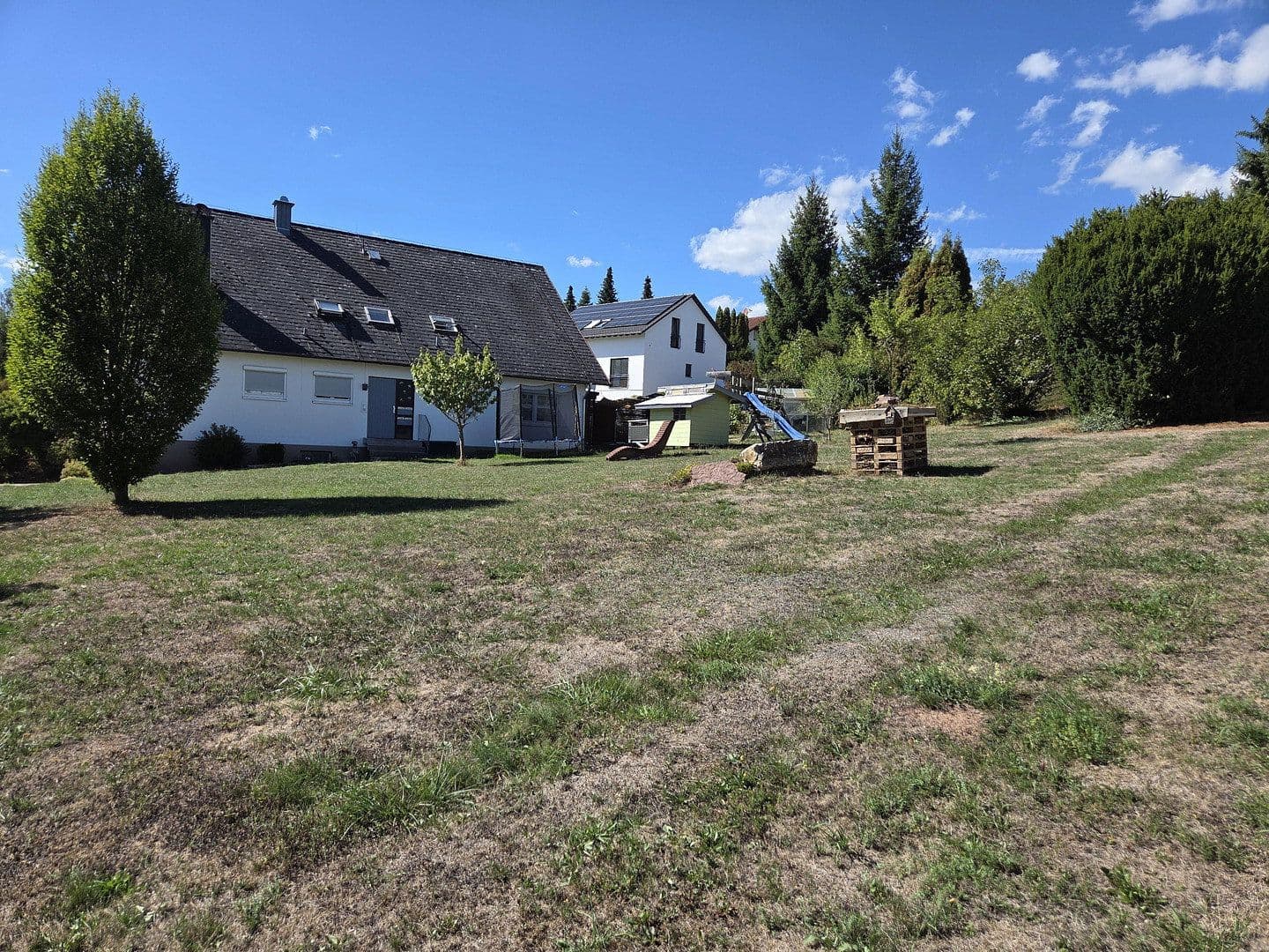 Prodej domu 260 m², pozemek 2.052 m², Niedereschach, Bádensko-Württembersko Prodej domu 260 m², pozemek 2.052 m², Niedereschach, Bádensko-Württembersko