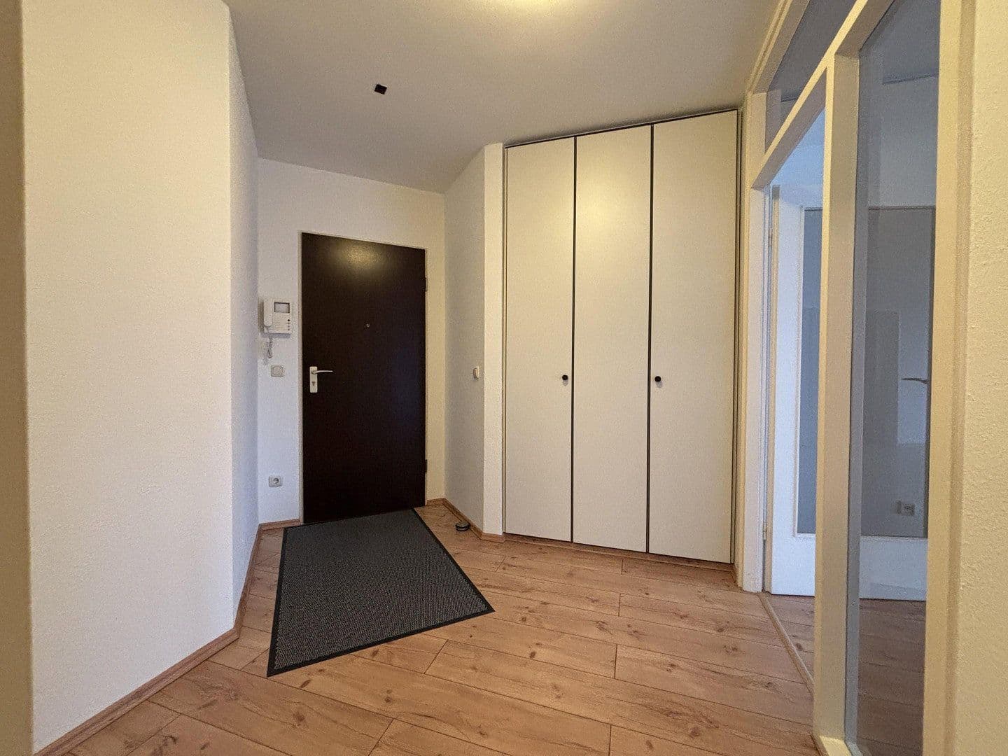 Pronájem bytu 2+1 61 m², Köln, Severní Porýní-Vestfálsko Pronájem bytu 2+1 61 m², Köln, Severní Porýní-Vestfálsko